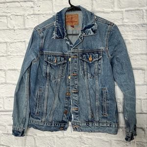 EUC Lucky Brand Blue Distressed Tomboy Trucker Denim Jean Jacket Size M